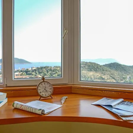 Picus Amazing Sunset View Апартаменты